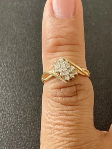 14KT Yellow Gold 1/4CTW Diamond Cluster Ring. Size 6 (FL193) - Picture 1 of 6