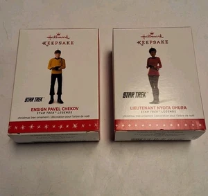 Zwei Star Trek Legends Figuren Fähnrich Pavel Chekov und Lt. Nyota Uhura - Bild 1 von 11