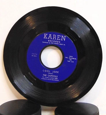 The Capitols - Cool Jerk / Hello Stranger - 1966 Karen Records7"  45 RPM Single - Image 1 of 4