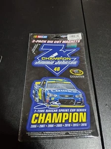 Lot. 7x Championship Jimmie Johnson Magnete, 48 Aufkleber, schwarz/gelbe Mütze usw. - Bild 1 von 20