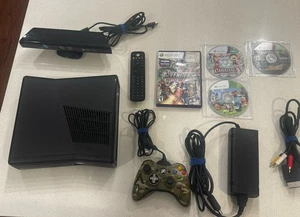 Consola Xbox 360 S Slim 1439 250 GB Paquete con Controlador 4 Juegos y Kinect Probado - Imagen 1 de 24