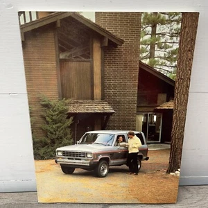 1984 Ford Bronco dealer sales brochure Marketing Manual Rare  - Picture 1 of 12