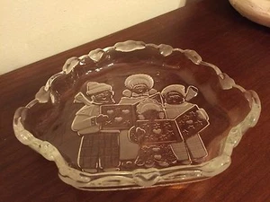 Mikasa Christmas Carolers Clear Thick Glass Candy Or Nut Dish - Picture 1 of 4