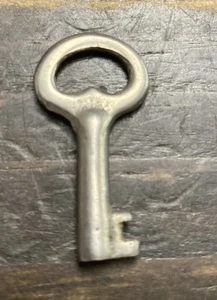 Vintage Skelett Schlüssel 1 1/8" Länge offener Lauf unbeschriftet - Bild 1 von 3