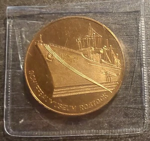 Medaille Bronze DDR -SCHIFFE- Rostock Schiffbaumuseum - Trad.schiff Frieden 1986 - Bild 1 von 3