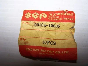 Suzuki  09104-10005 BOLT, UPPER BRACKET - Imagen 1 de 4
