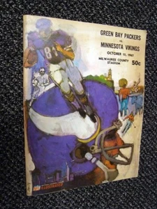1967 Green Bay Packers vs Minnesota Viking County Stadium Program - Picture 1 of 3