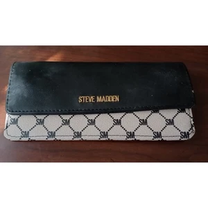 Steve Madden Women's Wallet - Picture 1 of 3