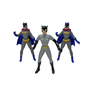 3 Stück Batman 1993 Vintage DC Comics Actionfigur Spielzeug 2 Batgirl, Catwoman 3,5 Zoll - Bild 1 von 13