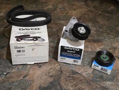 Kit de componentes de transmisión por correa serpentina Dayco D60923K1 con tensor de correa Foto 1 de 4