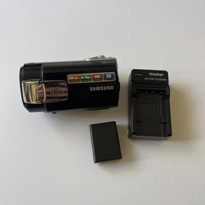 Samsung FlashCam SMX-F43BN Flash Memory Camcorder Black with charger - Picture 1 of 9