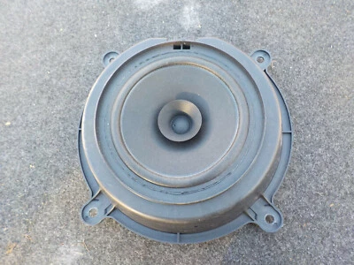 Altavoz de audio Mazda 2018 2019 2020 6 puertas delanteras lado del conductor OEM  Foto 1 de 4