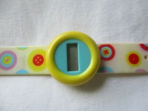 Avon Digital Wristwatch with a Buckle Band - Picture 1 of 12
