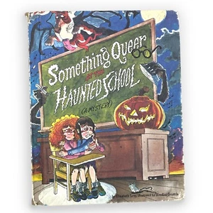 Something Queer at the Haunted School Elizabeth Levy 1982 First Edition Printing - Picture 1 of 5