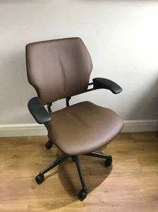 TAN LEATHER HUMANSCALE FREEDOM ERGONOMIC OFFICE TASK CHAIR FREE UK DEL - Picture 1 of 8