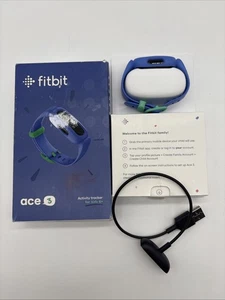 Rastreador de actividad Fitbit by Google Ace 3 para niños 6+ azul cósmico/verde astro - Imagen 1 de 3