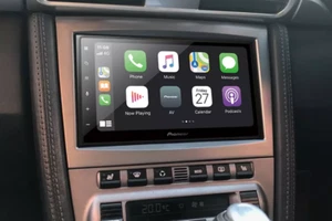 Porsche 987/ 997 stereo fitting kit ( BOSE) SILVER with Alpine ILX-705D - Picture 1 of 1