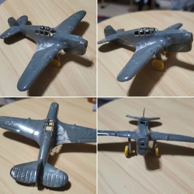 Avión de juguete Curtiss P-40 Warhawk Curtiss P-40 plástico mármol de colección ideal de la década de 1940 sin utilería Foto 1 de 4
