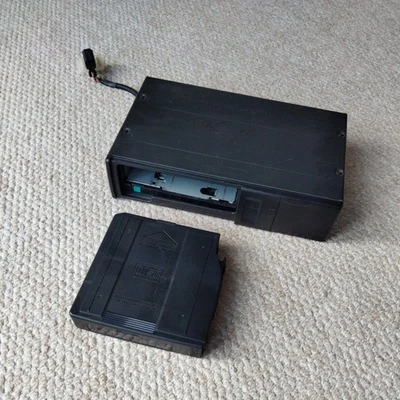 Range Rover P38 Alpine 6 Disc Changer CD Multichanger With Magazine XQE100240 - Image 1 of 3