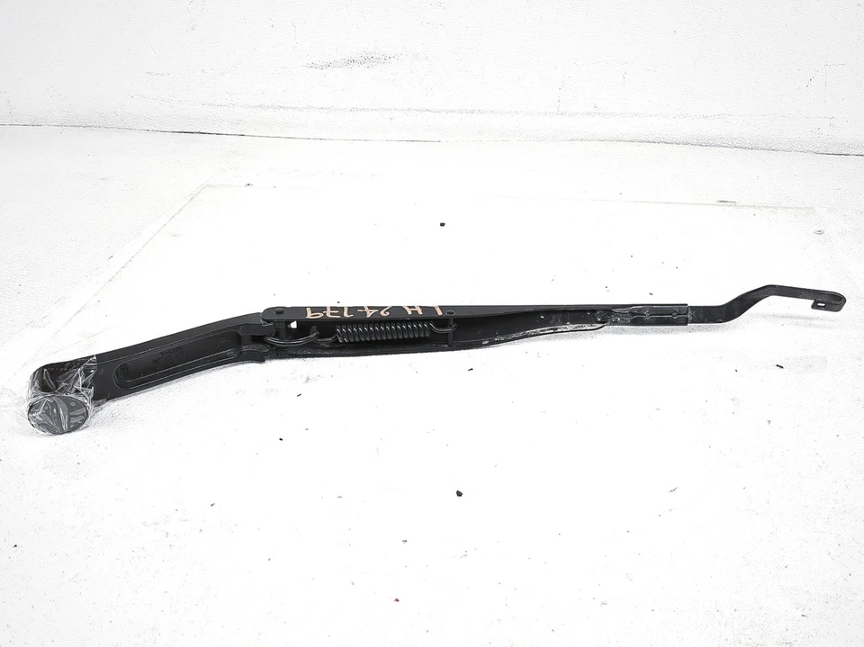 2018-2023 Kia Stinger Front Left Driver Windshield Wiper Arm Oem 98311-J5000 - Image 1 of 4