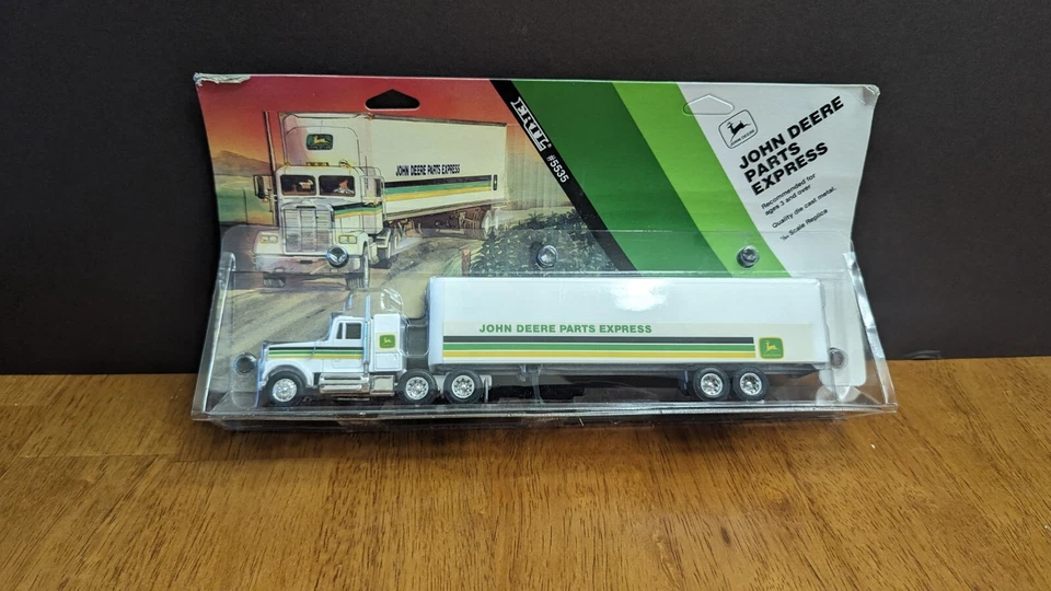 ERTL 5535 International John Deere AG Parts Express Semi SKU ZFN5535-INT - Image 1 of 1
