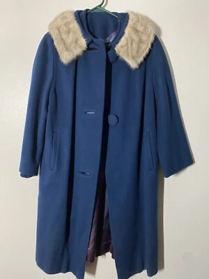 Vintage Unbranded Navy Blue Coat w/fur collar 3/4 sleeves M - Image 1 of 4