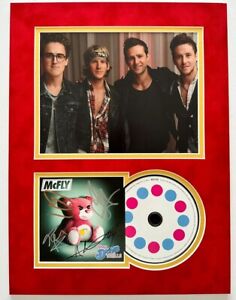 McFly W pełni podpisana płyta CD ze zdjęciami i zamontowanym wyświetlaczem AFTAL, UACC, RACC Trusted + COA