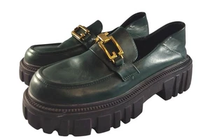 Lattelier Damen 8 grüne vegane Leder Plateau klobige Halbschuhe mit goldener Schnalle - Bild 1 von 9
