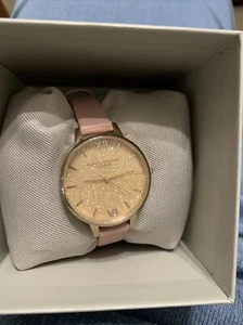 Neu im Karton OLIVIA BURTON Damen Roségold Glitzeruhr rosa Lederarmband - Bild 1 von 5