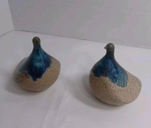Studio Kunst Keramik Abstrakt Vogel Taube, Figuren 2er Set Blau & Sand Farben - Bild 1 von 8