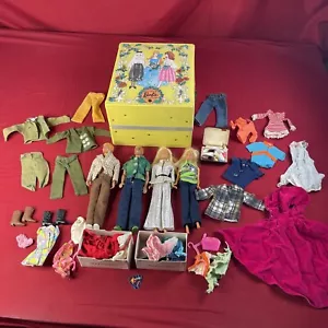 Vintage 1960’s Mattel The World of Barbie Doll Trunk, 4 Dolls, And Clothes Lot! - Bild 1 von 14