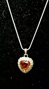 Hermoso Collar Colgante Corazón Rodeado de Estrás Blanco #209 - Imagen 1 de 4