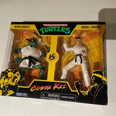 6 экшн-фигурок Playmates Toys Teenage Mutant Ninja Mikey vs. Daniel LaRusso - Изображение 1 из 4