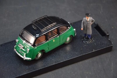 GIOCHER 1/43 FIAT 600 MULTIPLA TAXI DI ROMA CON CONDUCENTE DIE CAST VINTAGE - Immagine 1 di 3