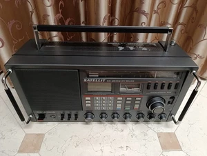 Grundig Satellit International 650 ricevitore mondiale made in Germany - Foto 1 di 17