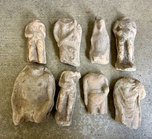 Konvolut 8 antike etruskische Votivfiguren Keramik Fragmente, meist Torsos. - Bild 1 von 10