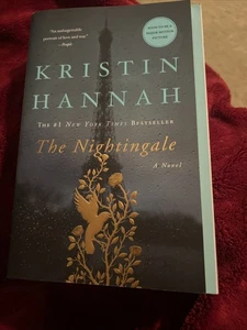 Nightingale : A Novel by Kristin Hannah (2017, Trade Paperback) - Foto 1 di 1