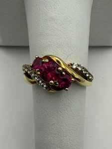 Ring Sterling Silver Gold Plated 3 Stone Red Stone White Accents Size 7 - Picture 1 of 8