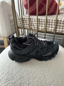 balenciaga sneakers - Picture 1 of 7
