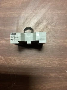 DAYTON 5X156E 10A 300VAC RELAY SOCKET (KB) - Picture 1 of 3