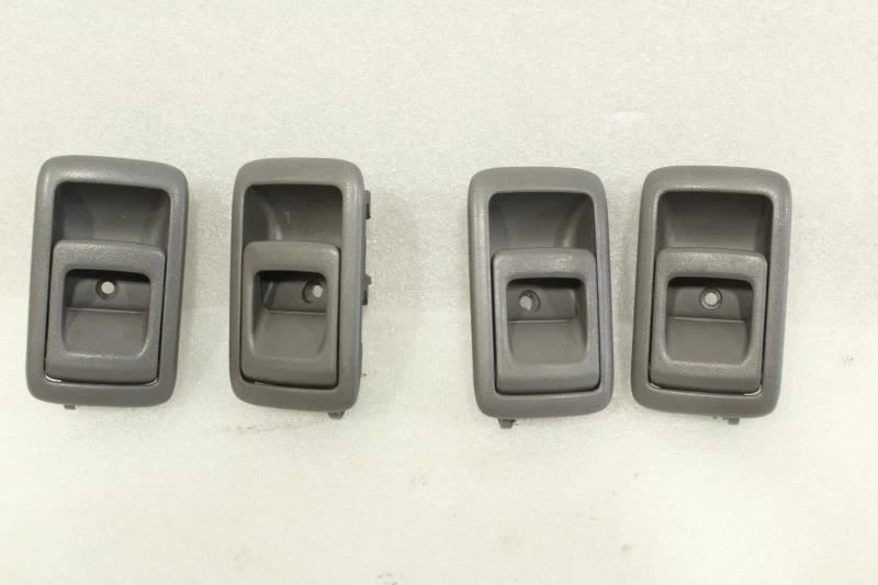 TOYOTA 4RUNNER 1996 1997 1998 1999 2000 2001 2002 JUEGO DE MANIJAS INTERIORES GRIS Foto 1 de 4