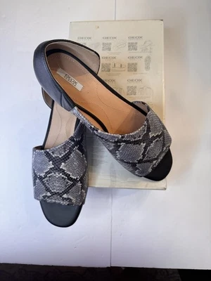 Zapatos para mujer Geox, planos, talla 41, EE. UU. 10, piel de serpiente patrón pitón Foto 1 de 4