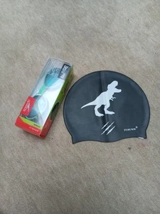 Speedo Biofuse Schwimmbrille + Dino Badekappe - für Kinder ab 12 - Neu - Bild 1 von 5