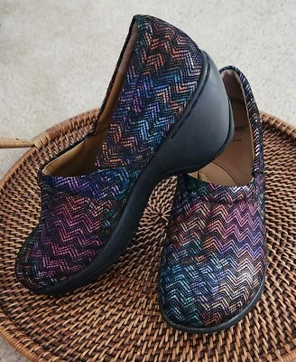 Nurse Mates Bryar Pillowtop Leather Nursing Clogs US 9.5 Wide Multicolor Worn 1X - Image 1 of 4