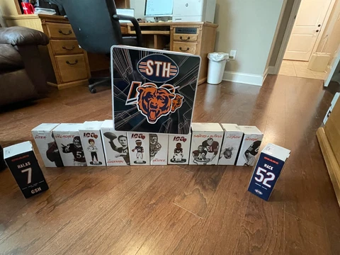 2020 Chicago Bears Bobbleheads Complete Set  of 12 PLUS 100 Year Tin Box Cover