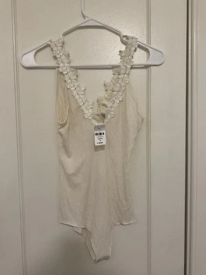 NWT Emma & Sam Ribbed Lightweight Cream Bodysuit Lace V Neck Soft MSRP $88 Sz S - Image 1 of 4