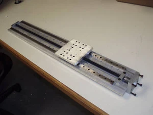 LINEARER STUFENANTRIEBSTISCH 24"" REISE 0,25"" BLEI - Bild 1 von 7