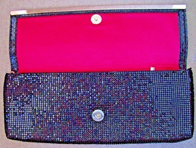 Bolso sin asas BCBG MAX AZRIA Nadja negro serpiente imitación cuero y lentejuelas en relieve Foto 1 de 4