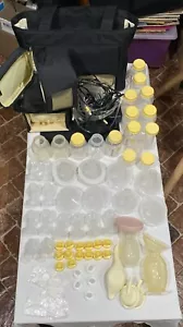 Tiralatte Medela In Style Advanced con Borsa Porta Pannolini Pompa Bottiglie Extra - Foto 1 di 8