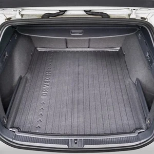 DriveDen Tailored Black Rubber Boot Liner Mat for VW Passat Estate Mk.8 15-23 - Picture 1 of 10